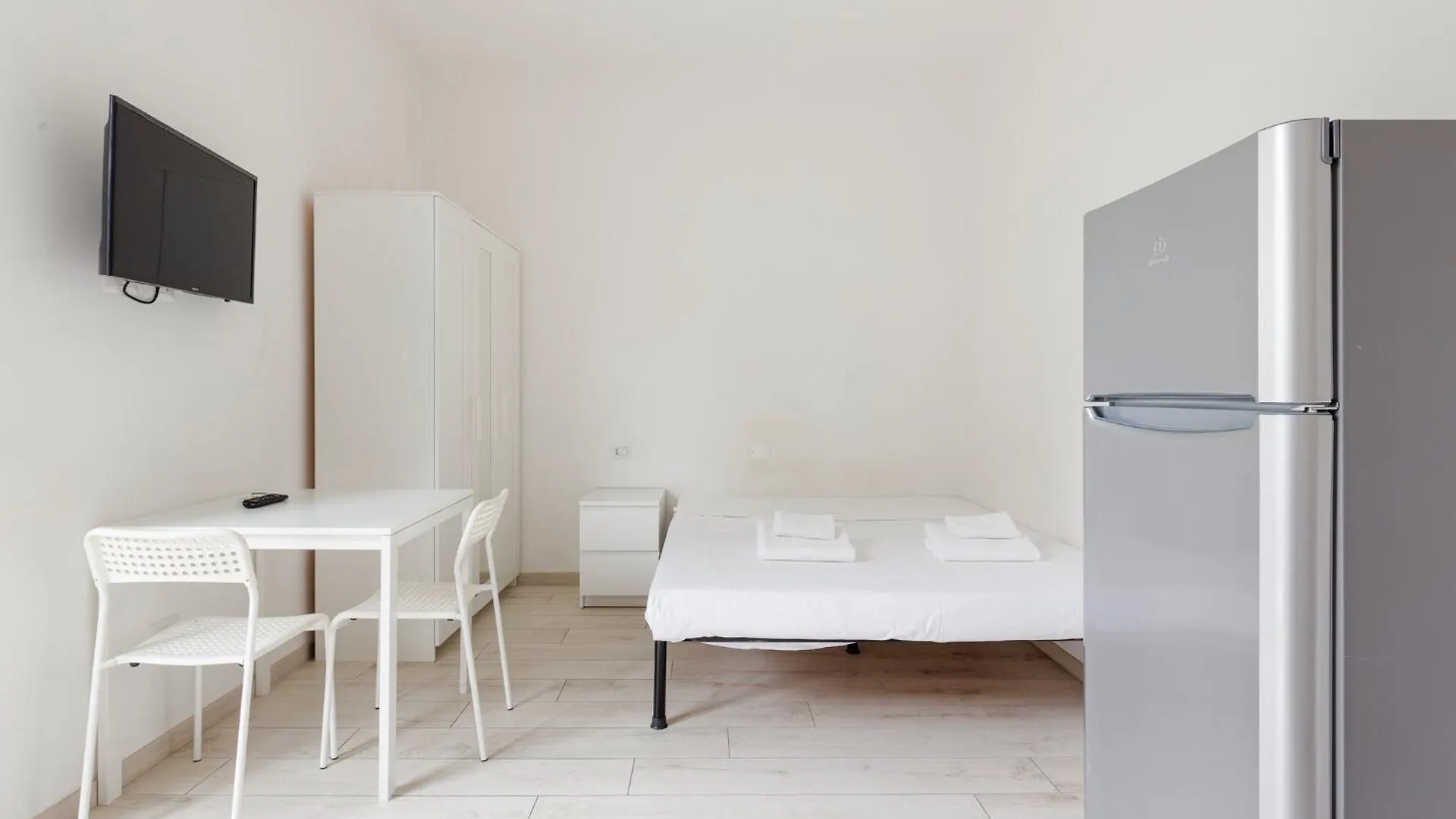 Cimiano M2 Cozy Studio With Balcony Milan Italy