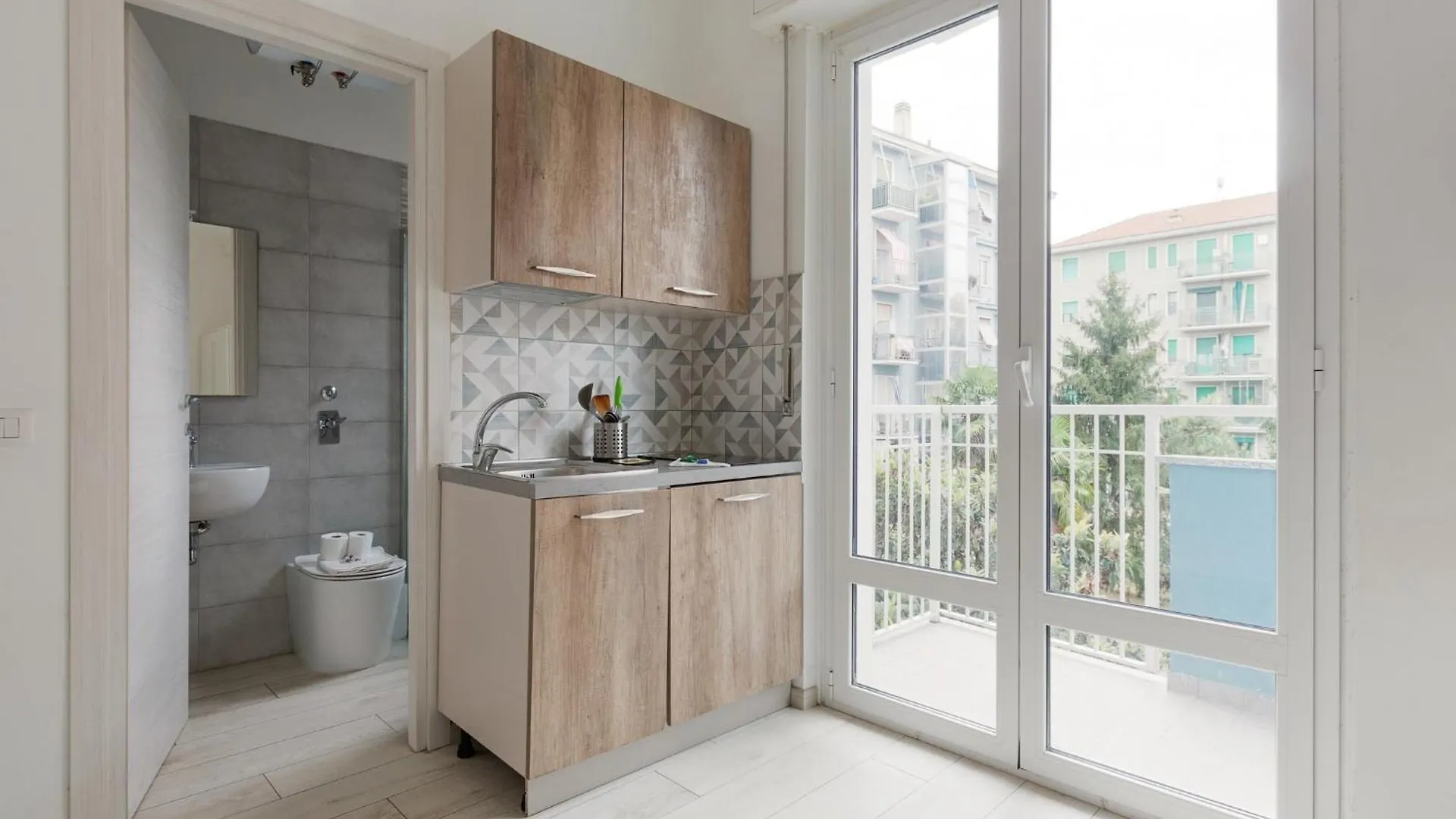 Cimiano M2 Cozy Studio With Balcony Milan Apartment