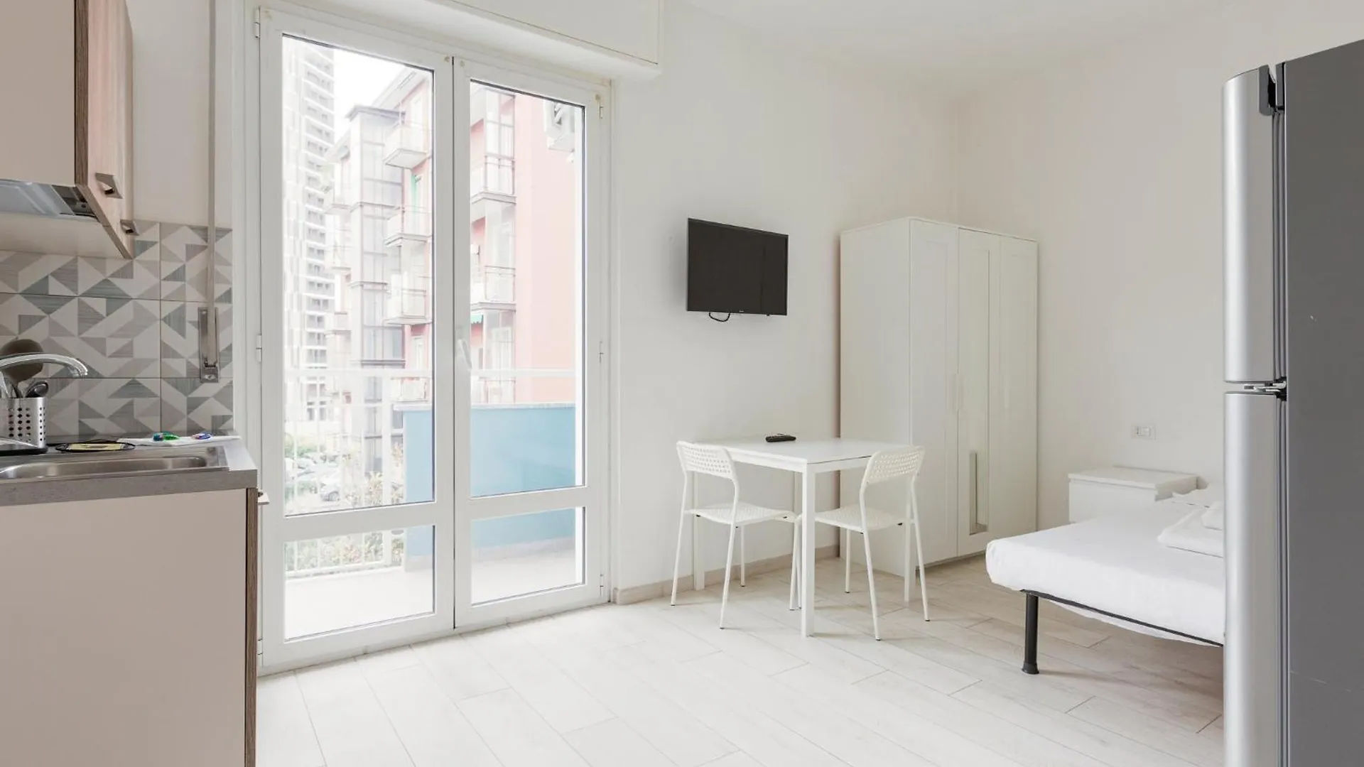 Apartment Cimiano M2 Cozy Studio With Balcony Milan