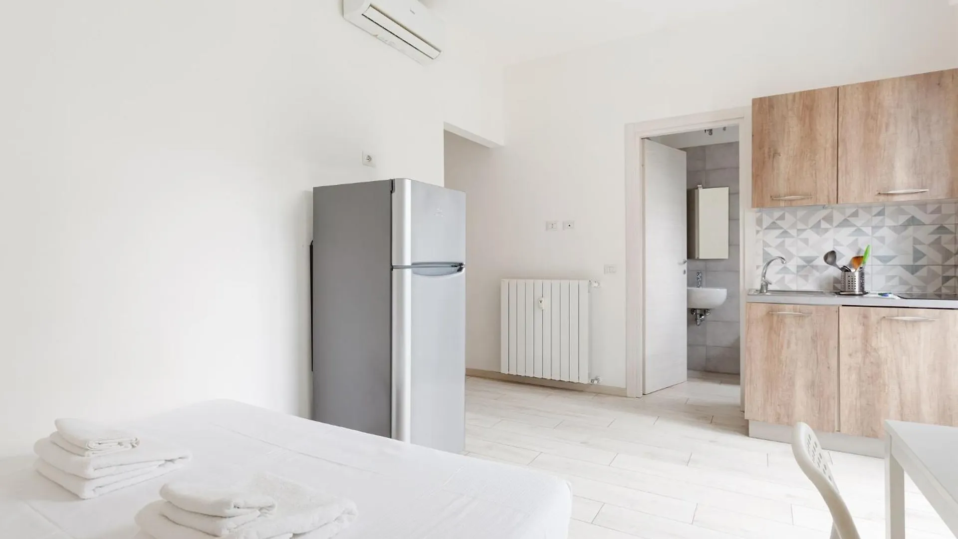 Apartment Cimiano M2 Cozy Studio With Balcony Milan